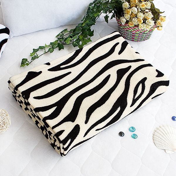 [animal Zebra - Cream] Coral Fleece Throw Blanket (59.1 By 78.7 Inches)